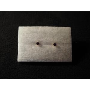 14K Yellow Gold Amethyst Stud Earrings